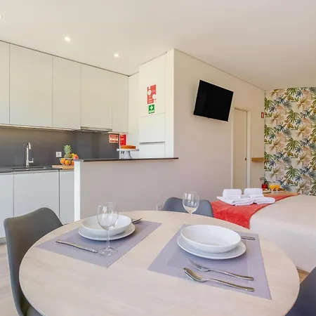 Hostwise - Premium & Modern Building Apartment Porto