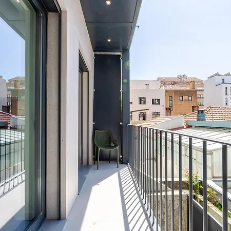 Hostwise - Premium & Modern Building ポルト