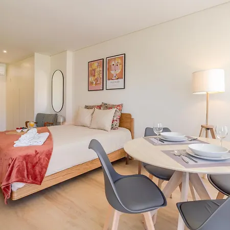 Hostwise - Premium & Modern Building ポルト