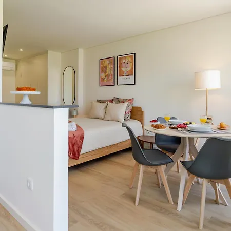 Hostwise - Premium & Modern Building Apartment
