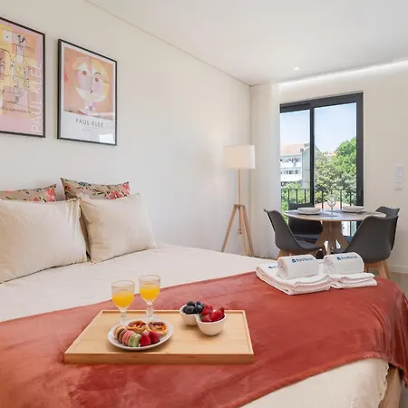 Hostwise - Premium & Modern Building Apartment *