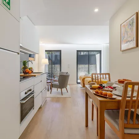 Hostwise - Premium & Modern Building Apartment