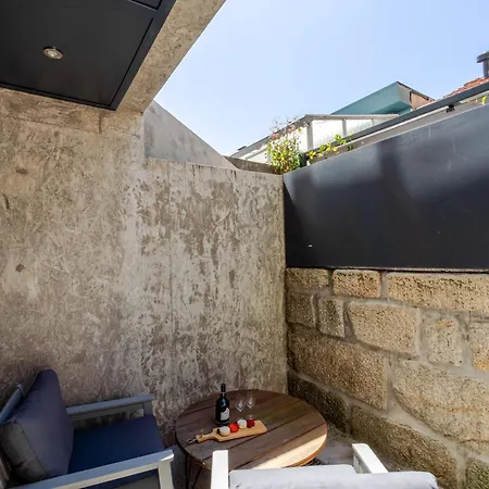 Hostwise - Premium & Modern Building Apartment Porto