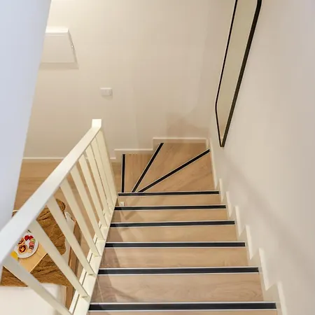 Apartment Hostwise - Premium & Modern Building