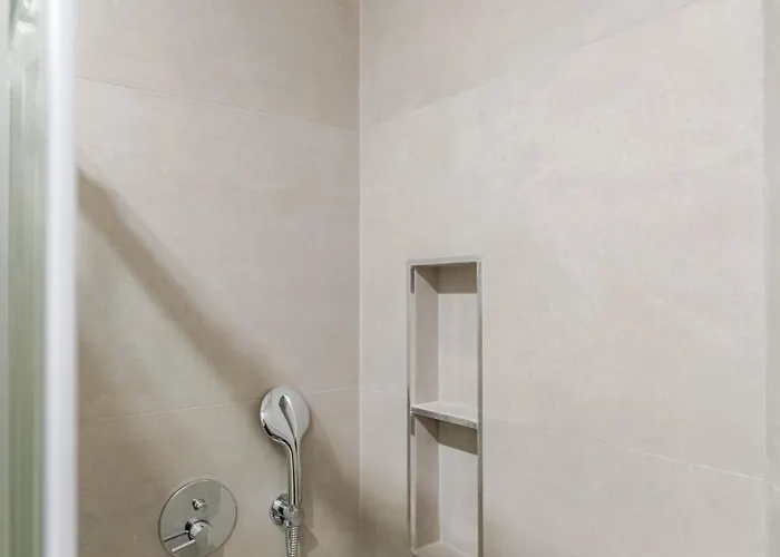 Hostwise - Premium & Modern Building *