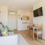 Hostwise - Premium & Modern Building Apartament *