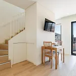 Hostwise - Premium & Modern Building