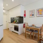 Hostwise - Premium & Modern Building Apartament *