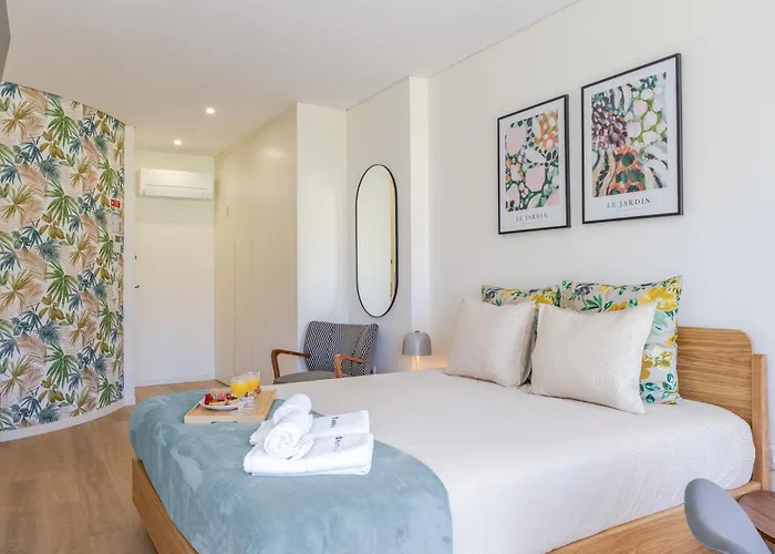 Hostwise - Premium & Modern Building