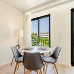 Hostwise - Premium & Modern Building * Порту